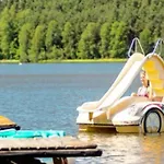Direkt Am See, Mit Eigenem Boot Hébergement de vacances