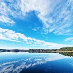 Direkt Am See, Mit Eigenem Boot Hébergement de vacances Roding