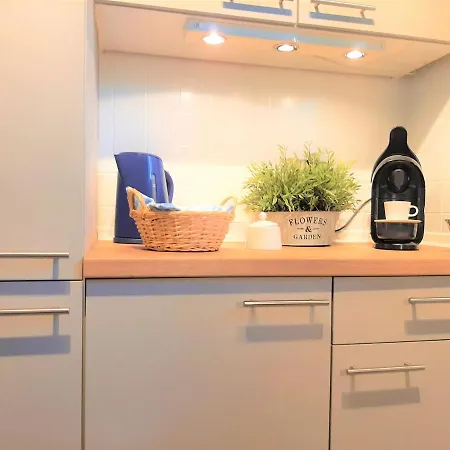 Direkt Am See, Mit Eigenem Boot